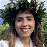 Laureata in lingue e letterature straniere moderne e laureata in economia aziendale impartisce lezioni private di inglese, francese, giapponese e materie economiche